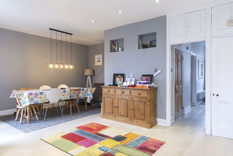 Lounge/Diner- click for photo gallery